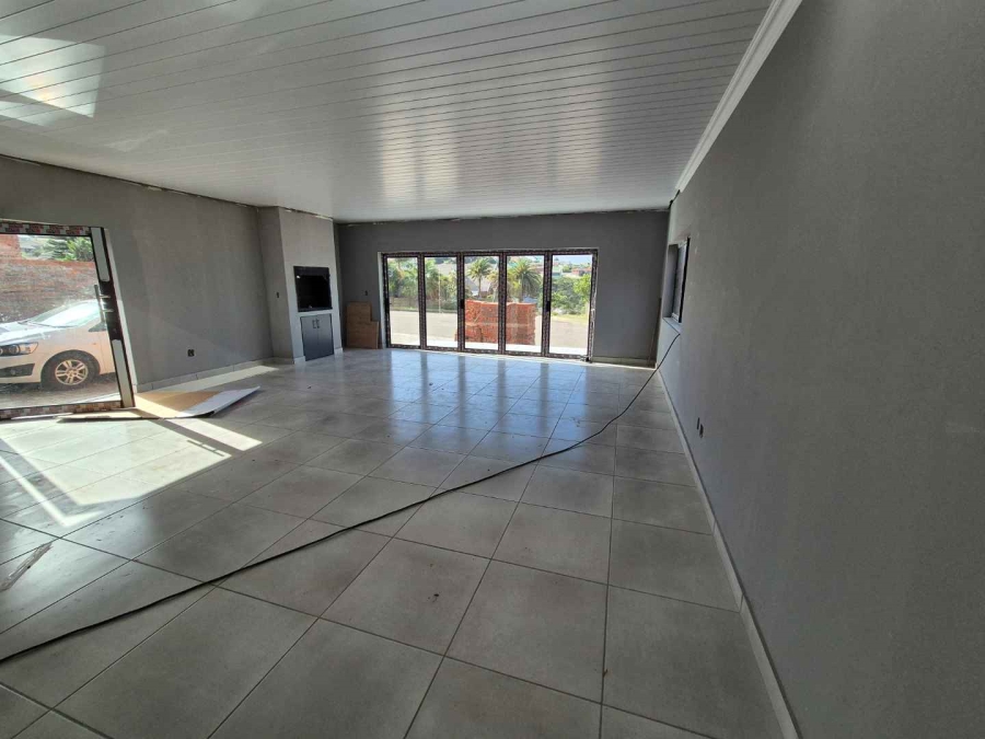 3 Bedroom Property for Sale in Dana Bay Western Cape